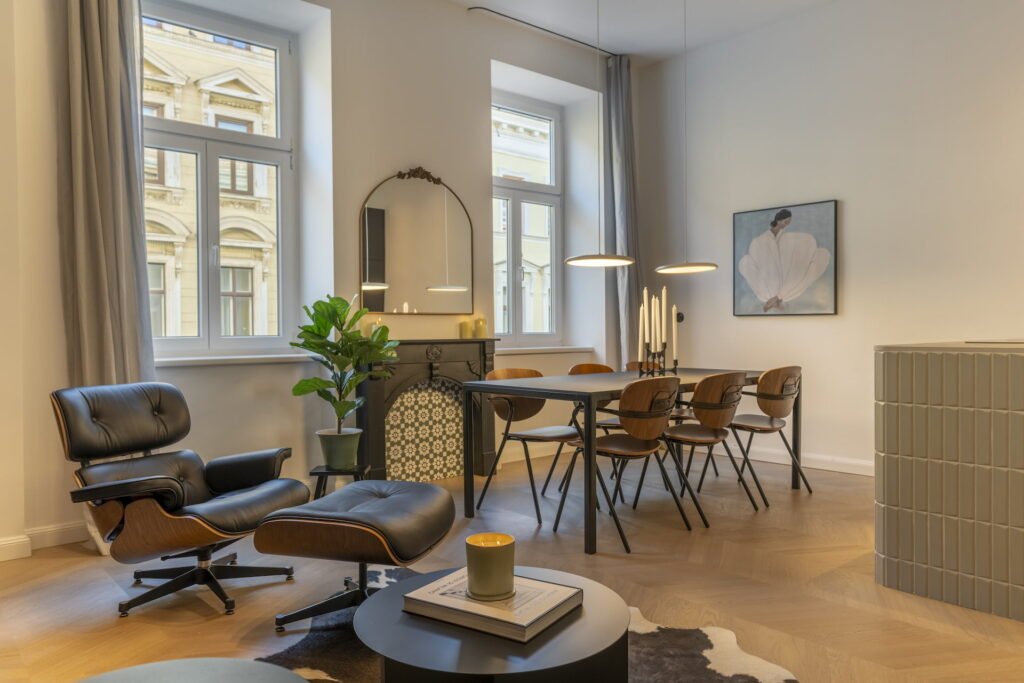 Essbereich und Küche der sanierten Wohnung